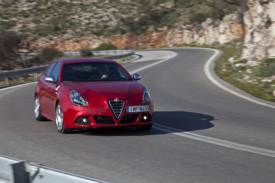  Alfa Romeo Giulietta Quadrifoglio Verde (940) 2010 года  (фото 36 из 48)